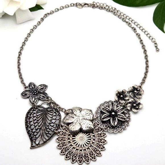 Vintage Premier Designs Silvertone Openwork Floral Bib Statement Necklace - Picture 1 of 6